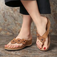 Load image into Gallery viewer, Women Retro Style  Flower style Sandal
