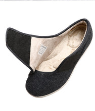 Load image into Gallery viewer, Diabetic shoes

