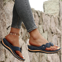 Load image into Gallery viewer, Women Retro Style  Flower style Sandal
